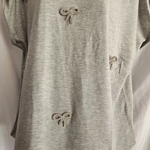 Chic Gray Embellished Short Sleeve Top